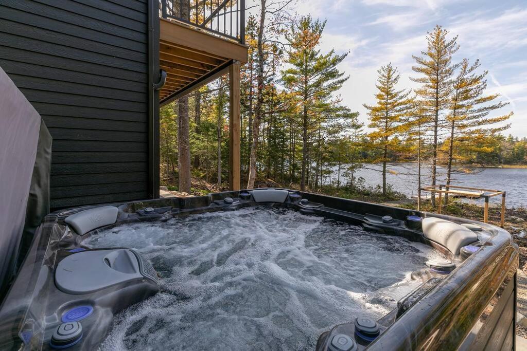 Numinous Cottage Long Lake Oasis Centre Rawdon Exterior photo