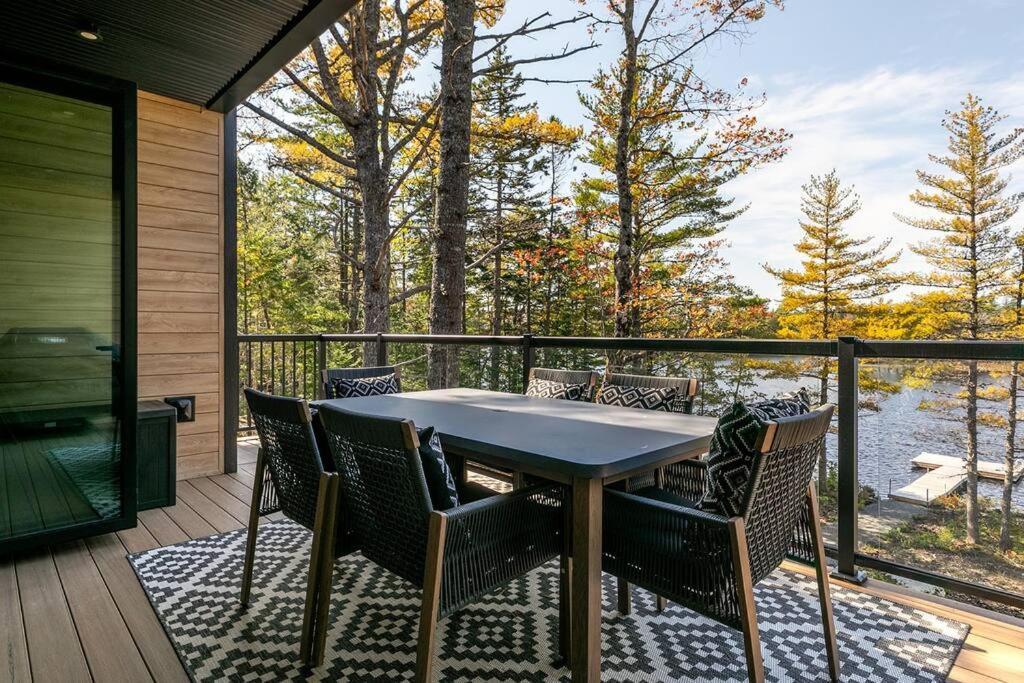 Numinous Cottage Long Lake Oasis Centre Rawdon Exterior photo